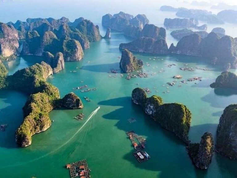 halong-bay-is-worth-vistting
